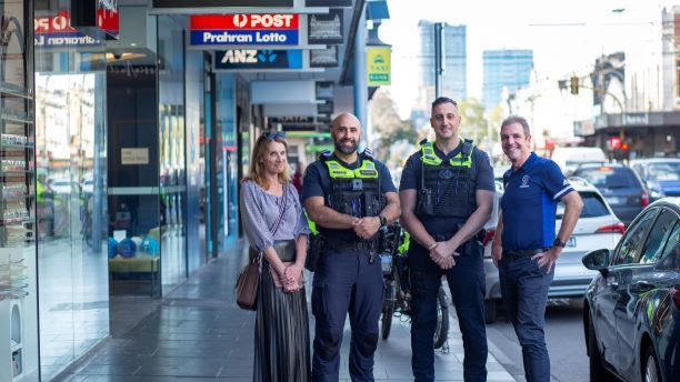Photo of cops in Chapel Street
