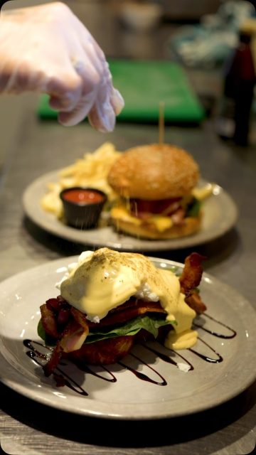 Working our way towards the long weekend, one brunch at a time. Breakfast or brunch at SOS Cafe, South Yarra. Yum. ☕️🍳

📍 4 Yarra Street South Yarra
