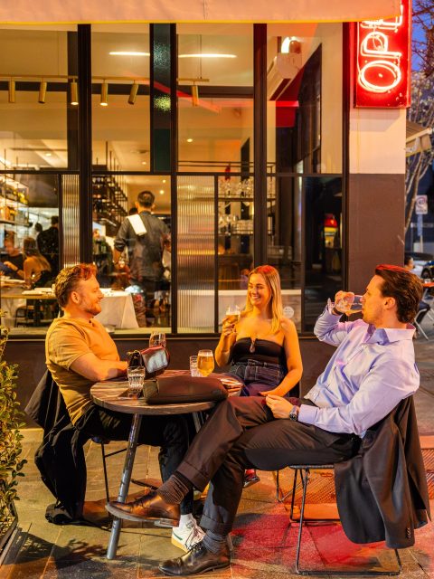 Friday night, a table outside and the whole weekend ahead. 🥂

Round up your friends, settle in at Carolina and let the working week give way to a proper catch-up. A drink in hand, plenty of laughs and no rush to head home.

Start your weekend on Toorak Road, South Yarra.