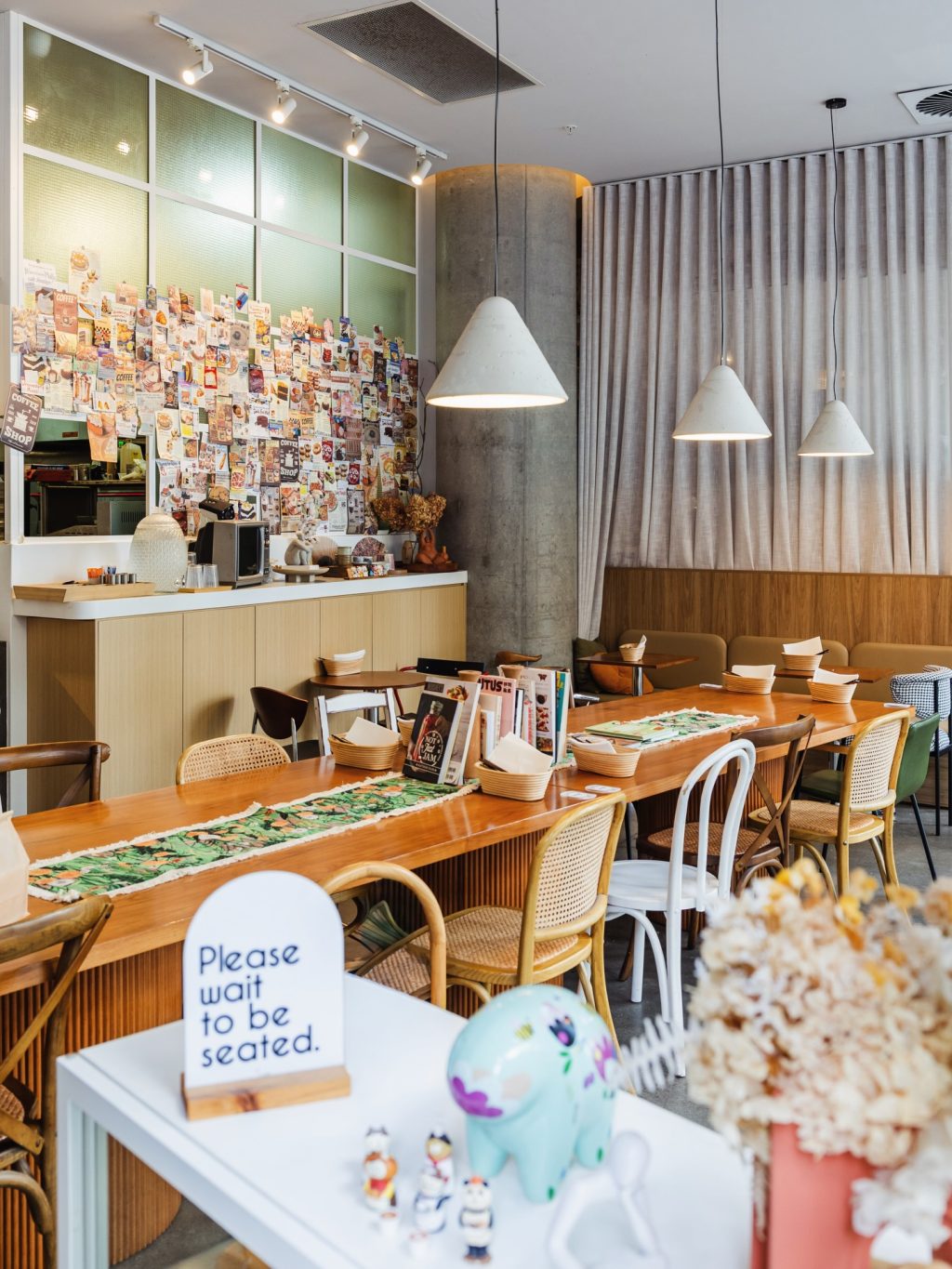There’s something quietly special about Ame Boulangerie South Yarra.

Soft light. Long tables. A calm hum that makes you want to slow down before you’ve even sat.

Ceremonial matcha made in-house, beautifully baked goods, and an interior that feels thoughtful rather than showy. The kind of place that works just as well for a solo moment as it does for a shared table.

A gentle standout in Daly Street worth stepping into.

📍 6c Daly Street South Yarra