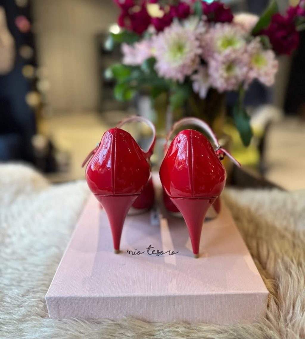 Miu Miu Mary Jane Pumps in Red Patent Calfskin Size 38.5 at @miotesorovintage