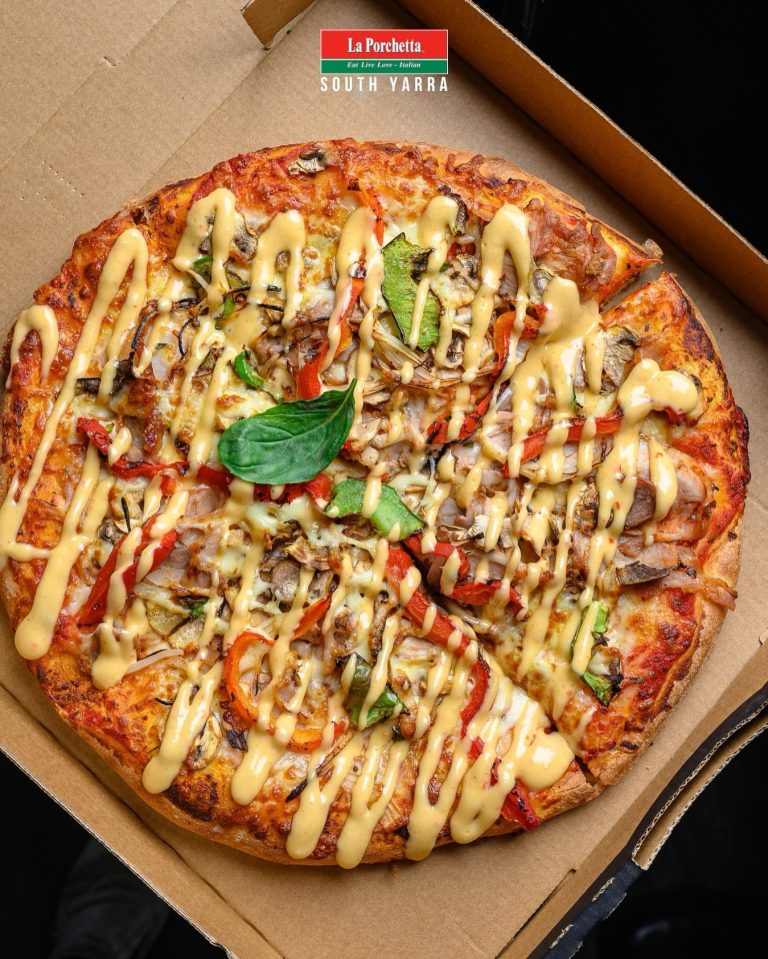 Fresh out of the oven and straight into your heart. 

  La Porchetta
📍 93 Toorak Road South Yarra

Book a Table:
☎️ 03 9866 4938

#italian #italianfood #foodlovers #italianpasta #italianpizza #seafood #laporchetta #southyarra #foodies #foodgram #italianfood