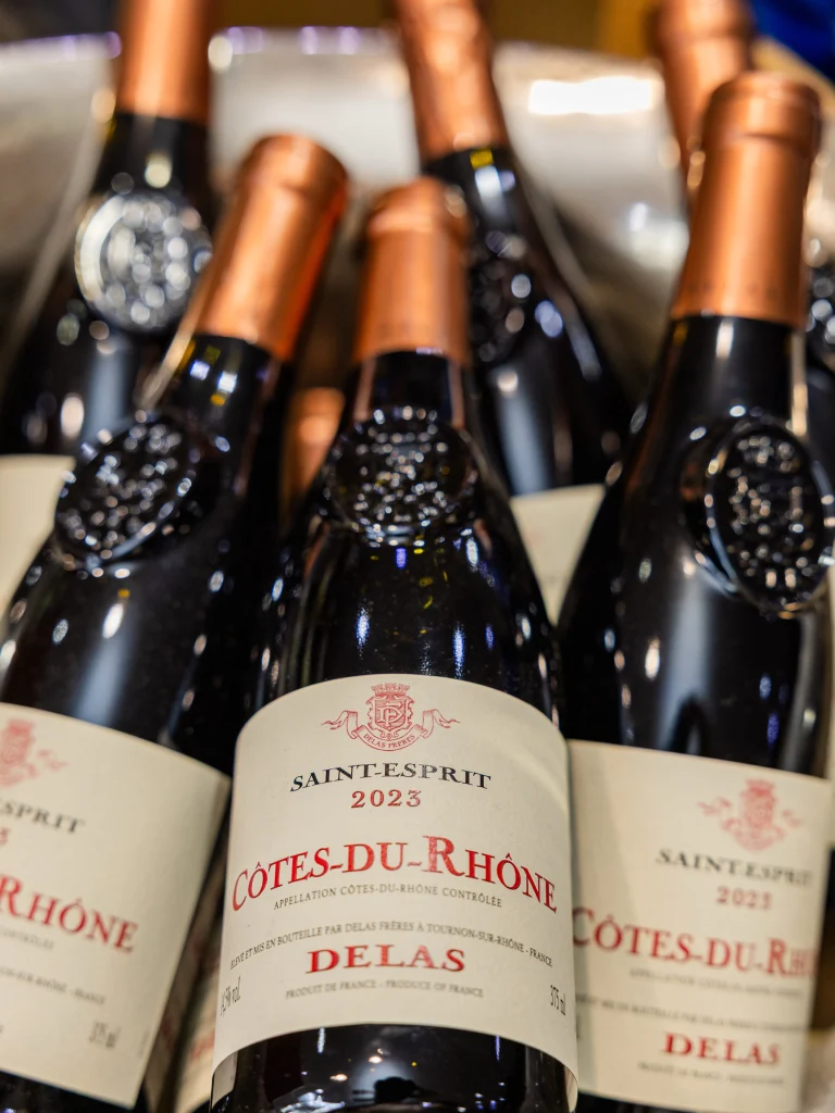 Winter calls for red, white, sparkling… and sometimes something a bit special.

Whether you’re picking up a bottle for dinner, celebrating a milestone, or searching for the perfect gift, Como Wine & Spirits has shelves worth exploring. From everyday favourites to cellar-worthy finds, it’s the kind of place where browsing is half the fun.

Pop in, ask questions, and take home something worth opening. 🍷
