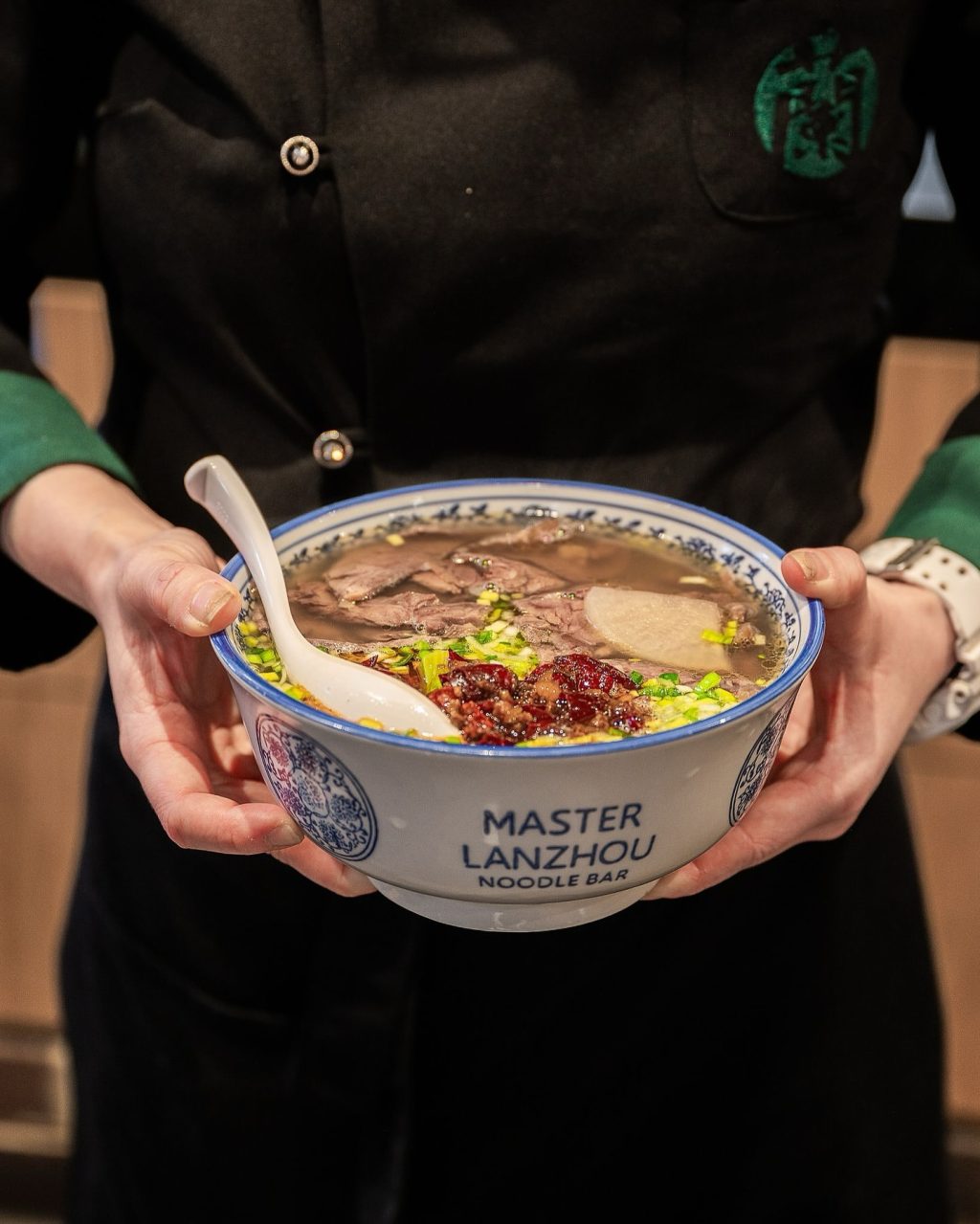 There’s a reason @masterlanzhou broth takes hours—it’s layered, bold, and full of depth you can taste in every spoonful. The noodles? Hand-pulled to the perfect bite, soaking up all that savoury goodness. It’s the kind of dish that stops you mid-sentence. Rich, warming, and straight to the soul. This is soup worth sitting down for.

📍 199 Toorak Road South Yarra

#masterlanzhou #toorakroadsouthyarra
