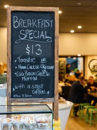 Breakfast done right.

A warm coffee. Something hot to eat. And a team that greets you with a smile before you’ve even had your first sip.

That’s what keeps people coming back.

If you’re starting the day on Toorak Road, Splash makes it easy. Grab a breakfast special, settle in for a few minutes, or take it with you and keep moving.

Simple. Friendly. Consistent.

Just how breakfast should be.