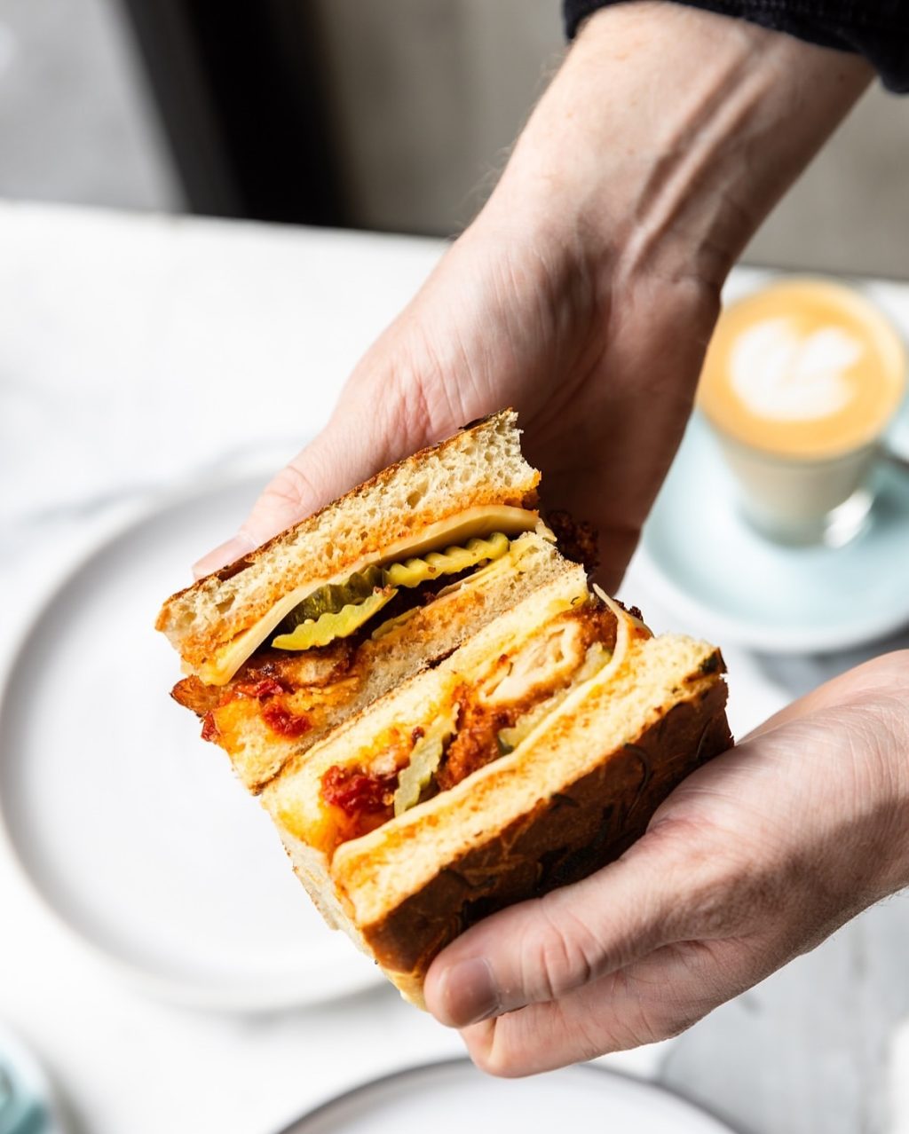 In a rush? Late for work? Grab yourself something quick from the @darlingcafe takeaway cabinet.

Now go crush that workday!

#darlingcafe