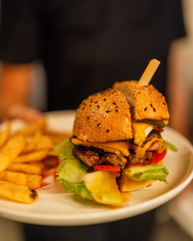 Wondering where to eat on Toorak Road?

Morning coffee, long lunches, casual bites and evening tables - it’s all here.

Tap the Dine link in our bio to explore the cafés and restaurants along the street.

And if a proper pub burger is calling, Arcadia Hotel delivers.