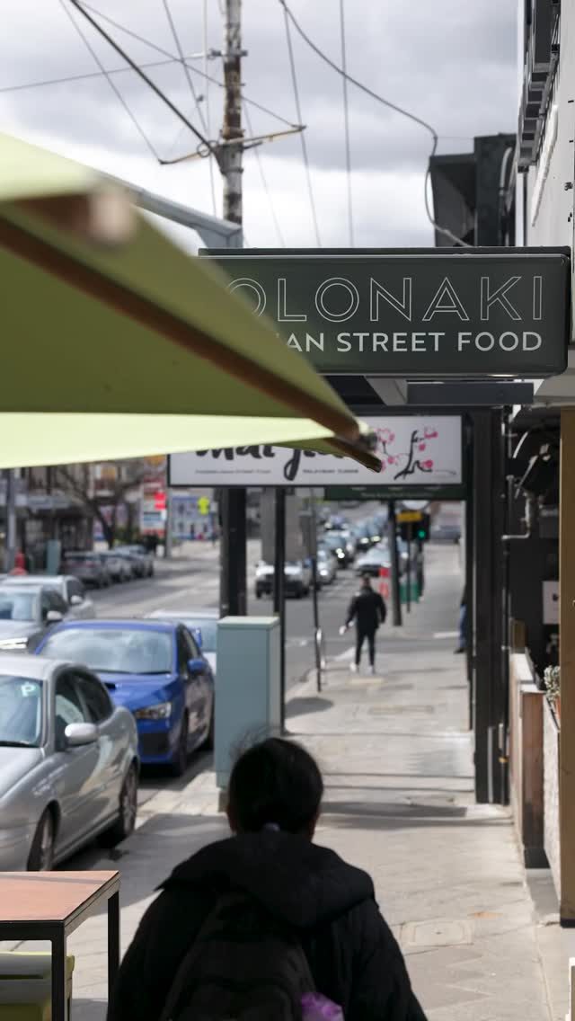 Grand Prix week in Melbourne.

Daytime on Toorak Road means coffee, shopping and people watching.
By evening, the restaurants, bars and pubs come to life.

Just minutes from the track.
South Yarra is ready.