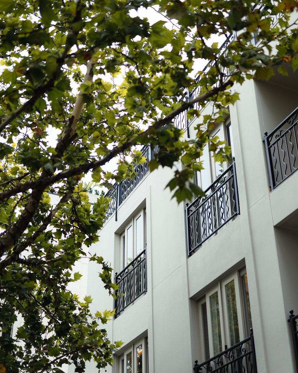 A peaceful escape tucked just off Toorak Road. The Lyall offers quiet luxury and refined comfort on leafy Murphy Street—moments from the best of South Yarra.

📍 The Lyall Hotel
  16 Murphy Street South Yarra