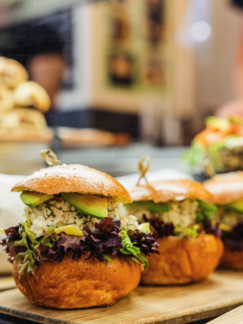 Lunch?
Sorted.

Fresh rolls stacked and ready.
Juices whirring.
That steady lunchtime hum that says this place knows what it’s doing.

If you’re nearby and hungry, Splash Juice Bar Cafe is calling. Como Centre.