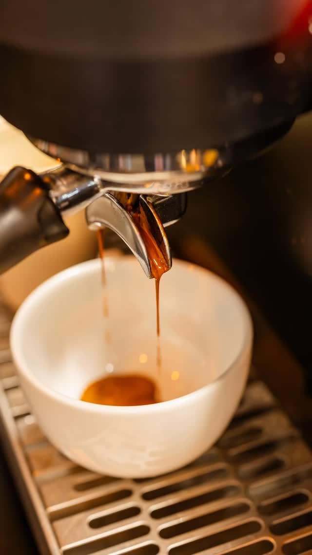 Coffee’s on at Commonfolk South Yarra - and that first sip’s calling.
Perfectly poured, locally roasted, and best enjoyed with good company (or a quiet moment to yourself).

Find them on Murphy Street - open, brewing, and ready for you.

#ToorakRoadSouthYarra #CommonfolkSouthYarra #SouthYarraCafes #CoffeeTime