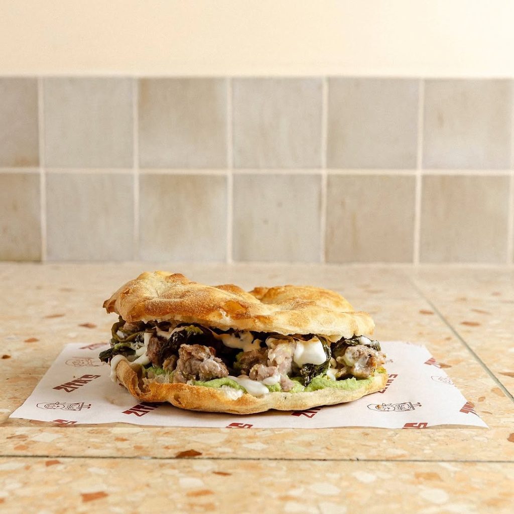 Its never too early to think about lunch. 😄
Let us tempt you... 
Still hot. Still humble. Still undefeated 💯🔥

  Zitas Focaccia
📍 16 Toorak Road South Yarra

#ZitasFocaccia  #ZitasVeterans #Lunch #ToorakRoadSouthYarra