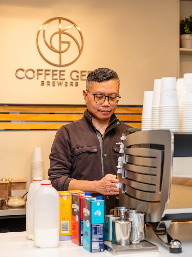 Morning starts taste better at Coffee Geek Brewers – open from 7am daily.
Every cup is crafted with care, every pour done right.

☕ Coffee made well – every time.

📍 81 Davis Avenue South Yarra
  Open from 7am 

#CoffeeGeekBrewers