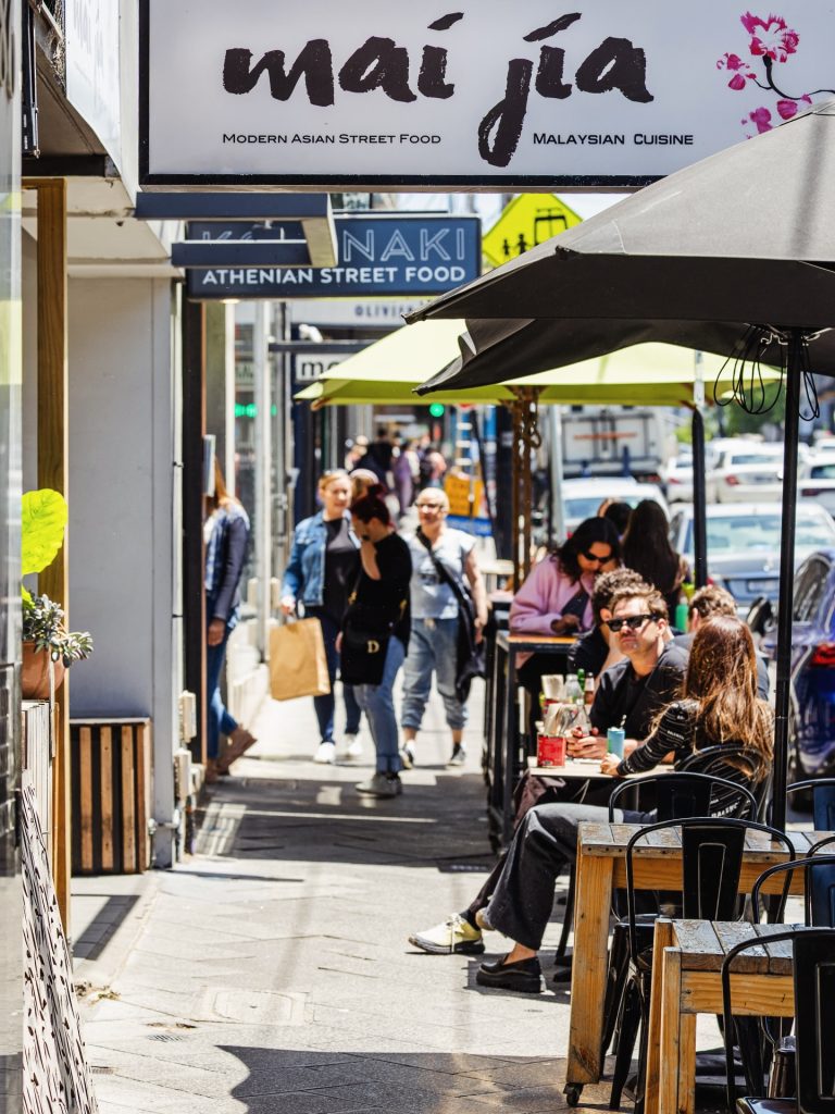 Summer evenings on Toorak Road call for something flavourful and Mai Jia Malaysian never misses.
Tables fill, the street hums, and plates of modern Malaysian favourites make their way out one after another.
If dinner plans are still undecided, this is your sign.

#ToorakRoadSouthYarra #SouthYarraLife #MelbourneEats