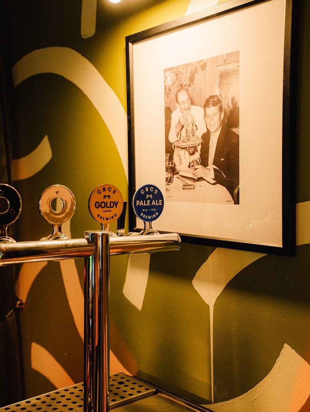 A heads-up for Friday: the Negroni Bar at Republic Economica opens for the weekend. Every Friday and Saturday, it’s beers, Negronis, wines — and a more relaxed spot just down the hallway. Think pool, good chats, and something to take the edge off.

📍 160 Toorak Road South Yarra
