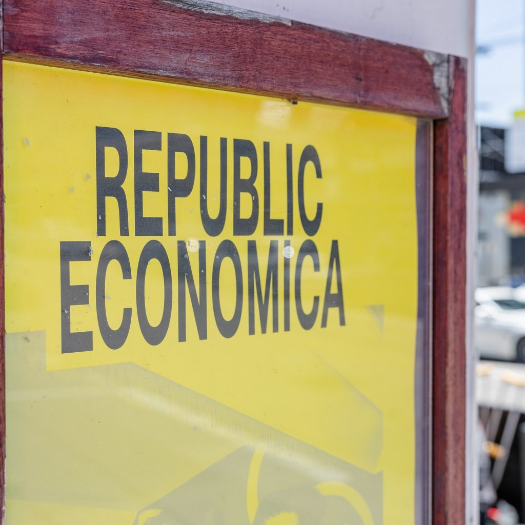 Whether it’s a quick takeaway, a sunny spot under the umbrellas, or a relaxed table inside, Republic Economica is the place to be.

Sit in, sit out, or grab your coffee and go ☕️ – the choice is yours.

📍 Republic Economica
  160 Toorak Road South Yarra

#RepublicEconomica  #CoffeeTime