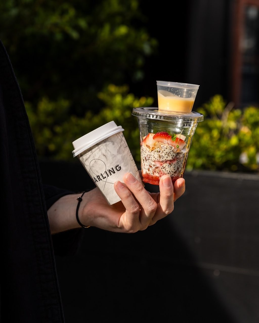 In a rush? Late for work? Grab yourself something quick from the @darlingcafe takeaway cabinet.

Now go crush that workday!

#darlingcafe