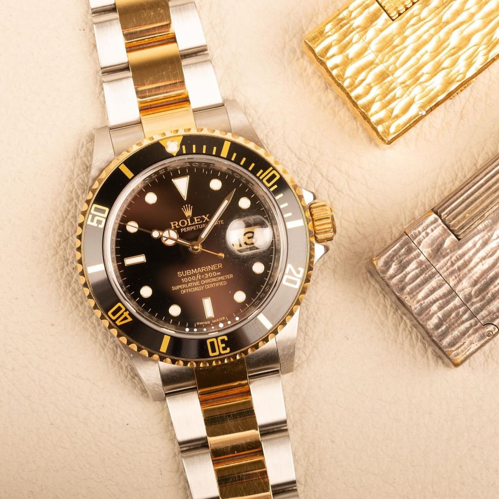 A seriously nice Rolex submariner reference 16610LN
These were discontinued in 2010 to make way for the new ceramic models, and this particular watch was from the very last batch and only sold later in 2011
In amazing condition, it passes close to unworn. Comes with the original box and papers 

A rare find and probably the best of these you can find short of having it full stickers. 

It is currently available, the listing is up on the @dovi.co site - www.dovi.com.au

#rare #rolex #nos #condition #collectible #vintagerolex #vintagewatches #bling