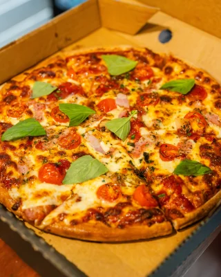 Pizza, wine and one of those cooler Melbourne nights where nobody’s rushing anywhere.

Versachi’s the kind of spot that works for a quick midweek pizza, a glass of red after work, or the “let’s just grab something easy” dinner that somehow turns into two hours.

Eat in. Take away. Either way, the pizza’s the main character tonight 🍕

📍 129 Toorak Road South Yarra