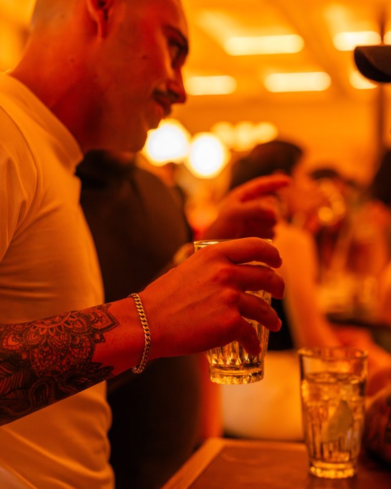 Saturday night in South Yarra.

The Godby Hotel is buzzing - food coming from the kitchen, drinks flowing across the bar and a lively crowd settling in for the night.

📍 The Godby Hotel, 163 Toorak Road South Yarra