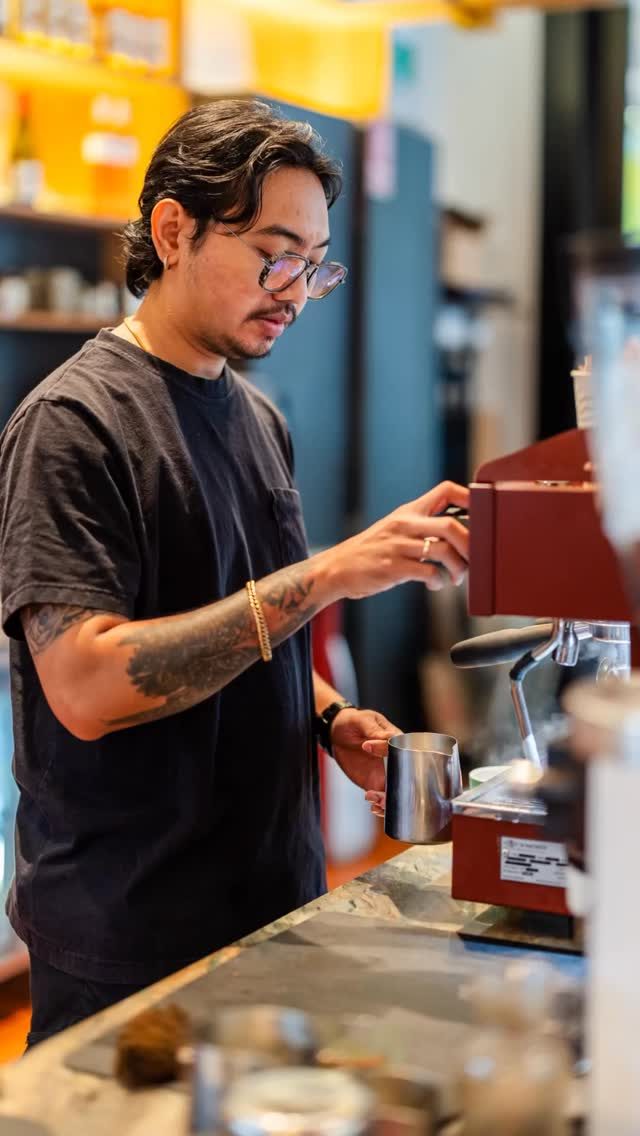 Coffee done properly.
Livingstone’s baristas know their craft - from the first grind to the final pour.
Smooth, rich, and just what Toorak Road mornings call for.

Drop by for your daily cup.

📍 16A Claremont Street South Yarra

#ToorakRoadSouthYarra  #LivingstoneCafe #TRSYLife #CoffeeOnToorak