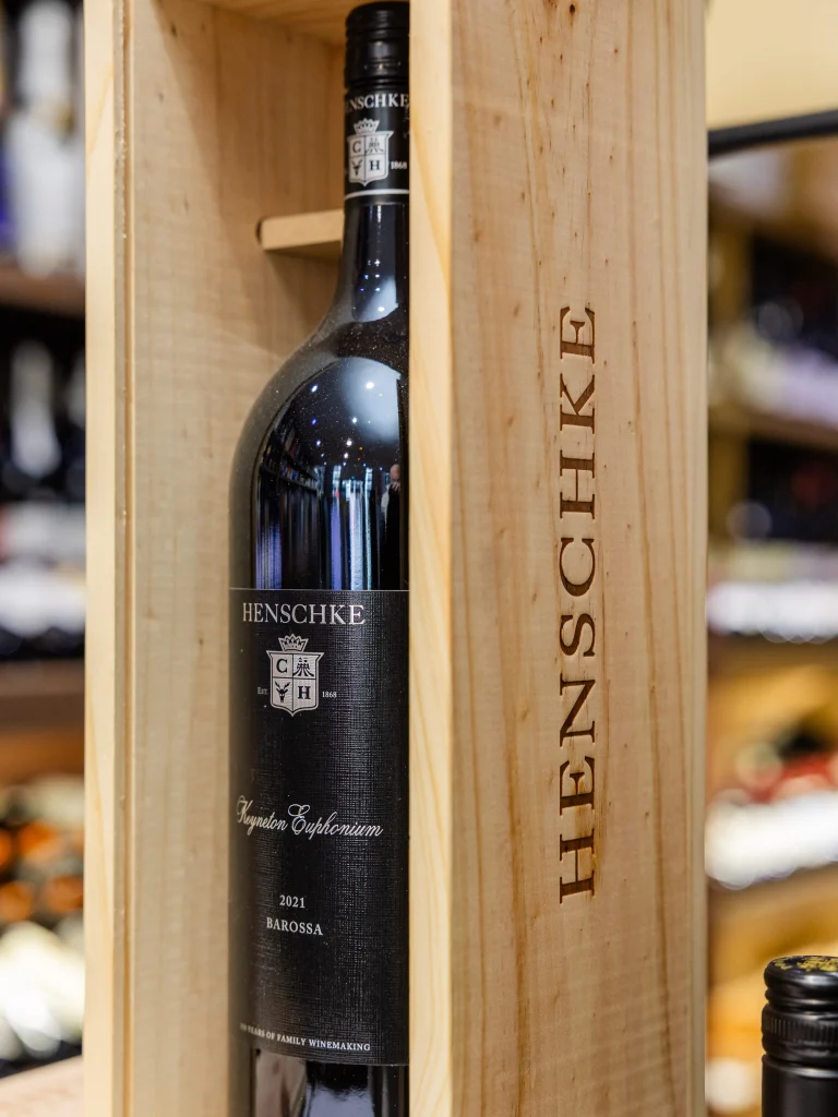 Winter calls for red, white, sparkling… and sometimes something a bit special.

Whether you’re picking up a bottle for dinner, celebrating a milestone, or searching for the perfect gift, Como Wine & Spirits has shelves worth exploring. From everyday favourites to cellar-worthy finds, it’s the kind of place where browsing is half the fun.

Pop in, ask questions, and take home something worth opening. 🍷