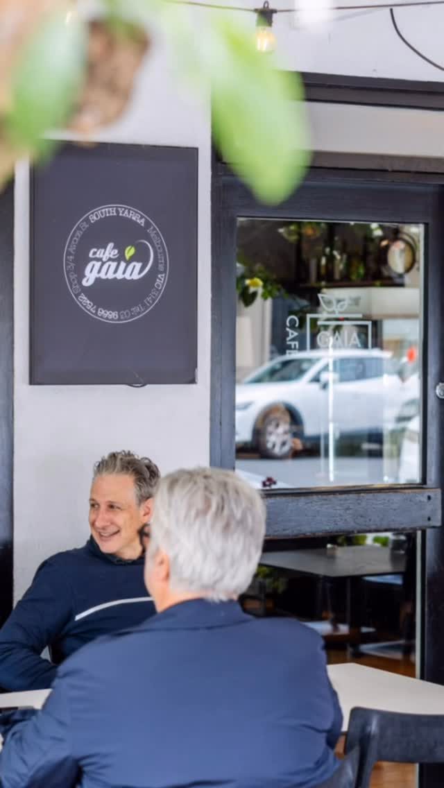 Locals settling in at Café Gaia - good coffee, easy company and that familiar South Yarra buzz just outside the door.

#ToorakRoadSouthYarra #SouthYarraLife #MelbourneCafes