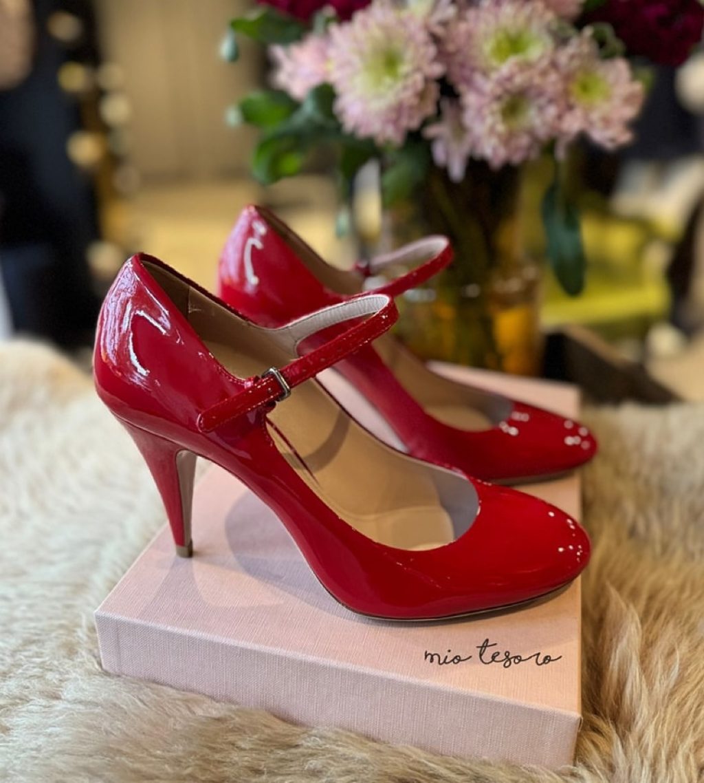 Miu Miu Mary Jane Pumps in Red Patent Calfskin Size 38.5 at @miotesorovintage