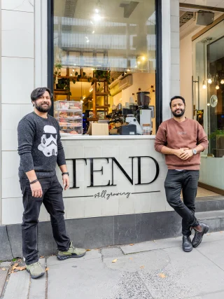 Coffee on the run.

Not every coffee needs a table, a menu and an hour to spare. Sometimes it’s a quick stop on the way to work. A familiar face at the window. A good coffee made properly.

That’s what makes neighbourhood cafés part of our daily rhythm.

Pop by Tend, grab your coffee and keep moving.

☕️🤍