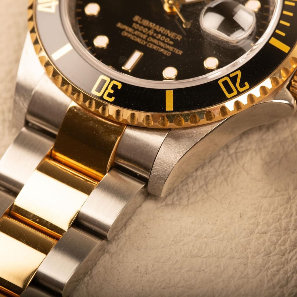 A seriously nice Rolex submariner reference 16610LN
These were discontinued in 2010 to make way for the new ceramic models, and this particular watch was from the very last batch and only sold later in 2011
In amazing condition, it passes close to unworn. Comes with the original box and papers 

A rare find and probably the best of these you can find short of having it full stickers. 

It is currently available, the listing is up on the @dovi.co site - www.dovi.com.au

#rare #rolex #nos #condition #collectible #vintagerolex #vintagewatches #bling