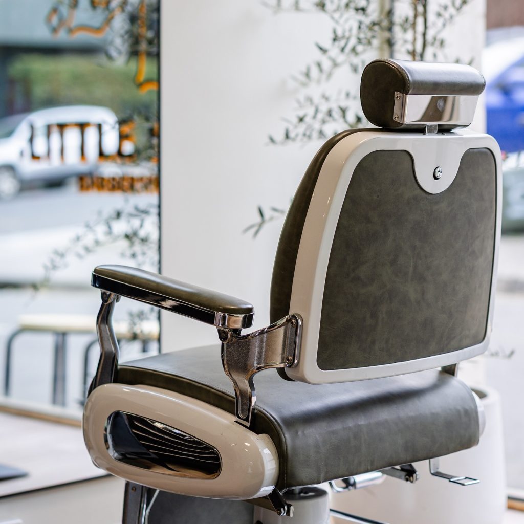 Sharp cuts, clean fades, and classic style – that’s what Little Bear Barbershop is all about. Step inside for a chair that feels like it’s built for you, and leave looking fresh. ✂️

📍 Little Bear Barbershop 
  5/3-5 Murphy Street South Yarra

#LittleBearBarberShop #SouthYarraBarber @littlebearbarbershop