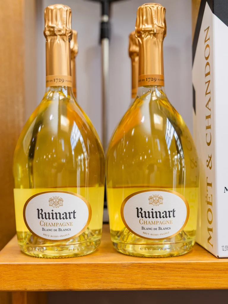 Winter calls for red, white, sparkling… and sometimes something a bit special.

Whether you’re picking up a bottle for dinner, celebrating a milestone, or searching for the perfect gift, Como Wine & Spirits has shelves worth exploring. From everyday favourites to cellar-worthy finds, it’s the kind of place where browsing is half the fun.

Pop in, ask questions, and take home something worth opening. 🍷