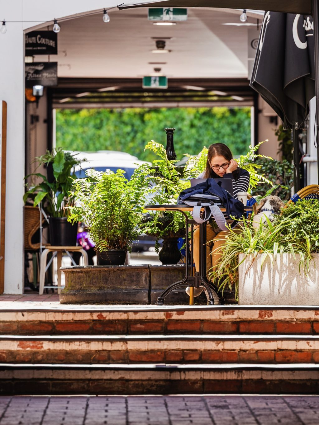 A quiet pause at Otello Café.
Sometimes you just want a calm spot for a proper coffee and a short break - somewhere a little off the main rush. Otello offers exactly that: a peaceful corner, good coffee, and a chance to reset before getting on with the day.

📍 Otello Café - South Yarra Arcade - 5/101 Toorak Road South Yarra

#ToorakRoadSouthYarra #SouthYarraEats #SouthYarraLife