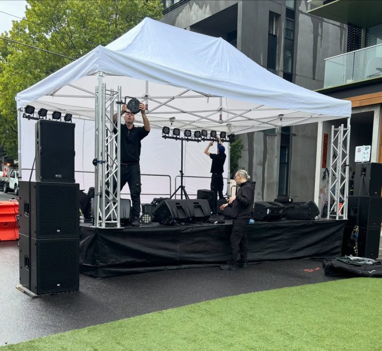 And so it begins... 

Set up is on track.

(Humming: rain rain go way, come again another day...☔️)

Jazz on Murphy. 2 pm start today