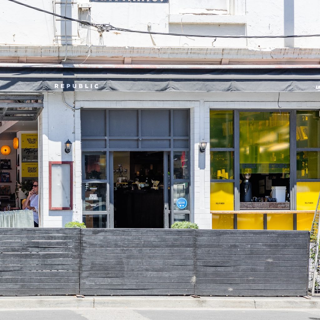 Whether it’s a quick takeaway, a sunny spot under the umbrellas, or a relaxed table inside, Republic Economica is the place to be.

Sit in, sit out, or grab your coffee and go ☕️ – the choice is yours.

📍 Republic Economica
  160 Toorak Road South Yarra

#RepublicEconomica  #CoffeeTime