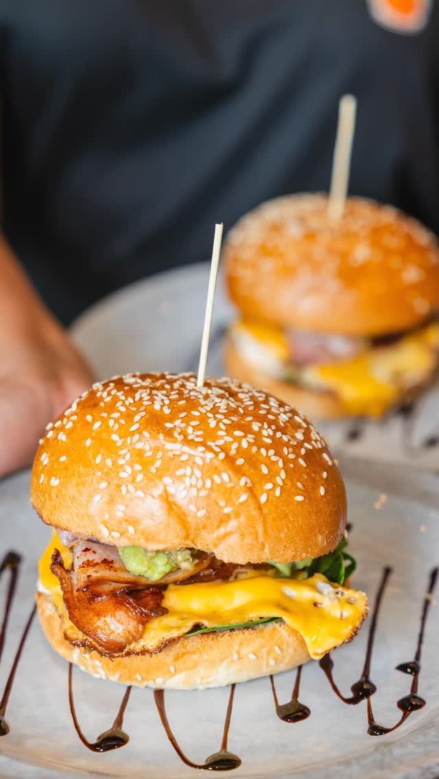 Lunch at SOS Café.

Midday buzz, full tables and that familiar “let’s just grab lunch” turning into something longer.