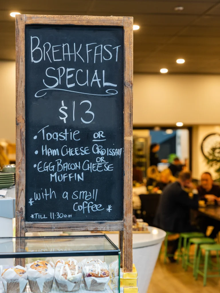 Breakfast done right.

A warm coffee. Something hot to eat. And a team that greets you with a smile before you’ve even had your first sip.

That’s what keeps people coming back.

If you’re starting the day on Toorak Road, Splash makes it easy. Grab a breakfast special, settle in for a few minutes, or take it with you and keep moving.

Simple. Friendly. Consistent.

Just how breakfast should be.